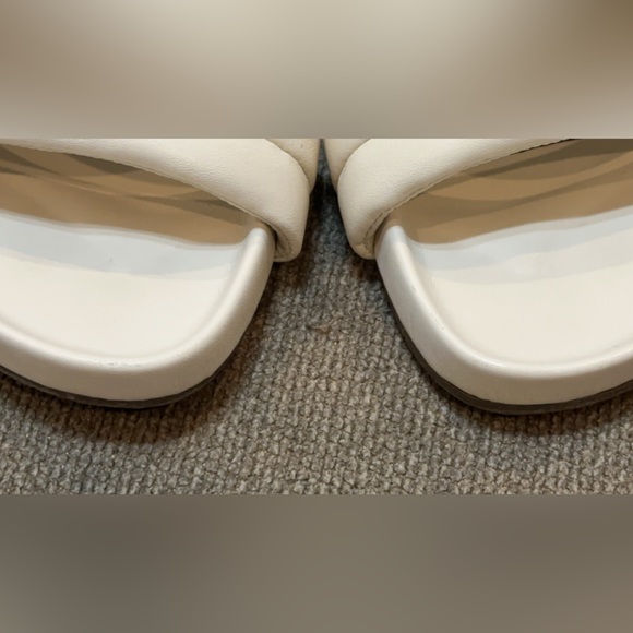 Vionic Beige Mayla Sandals - Picture 4 of 12